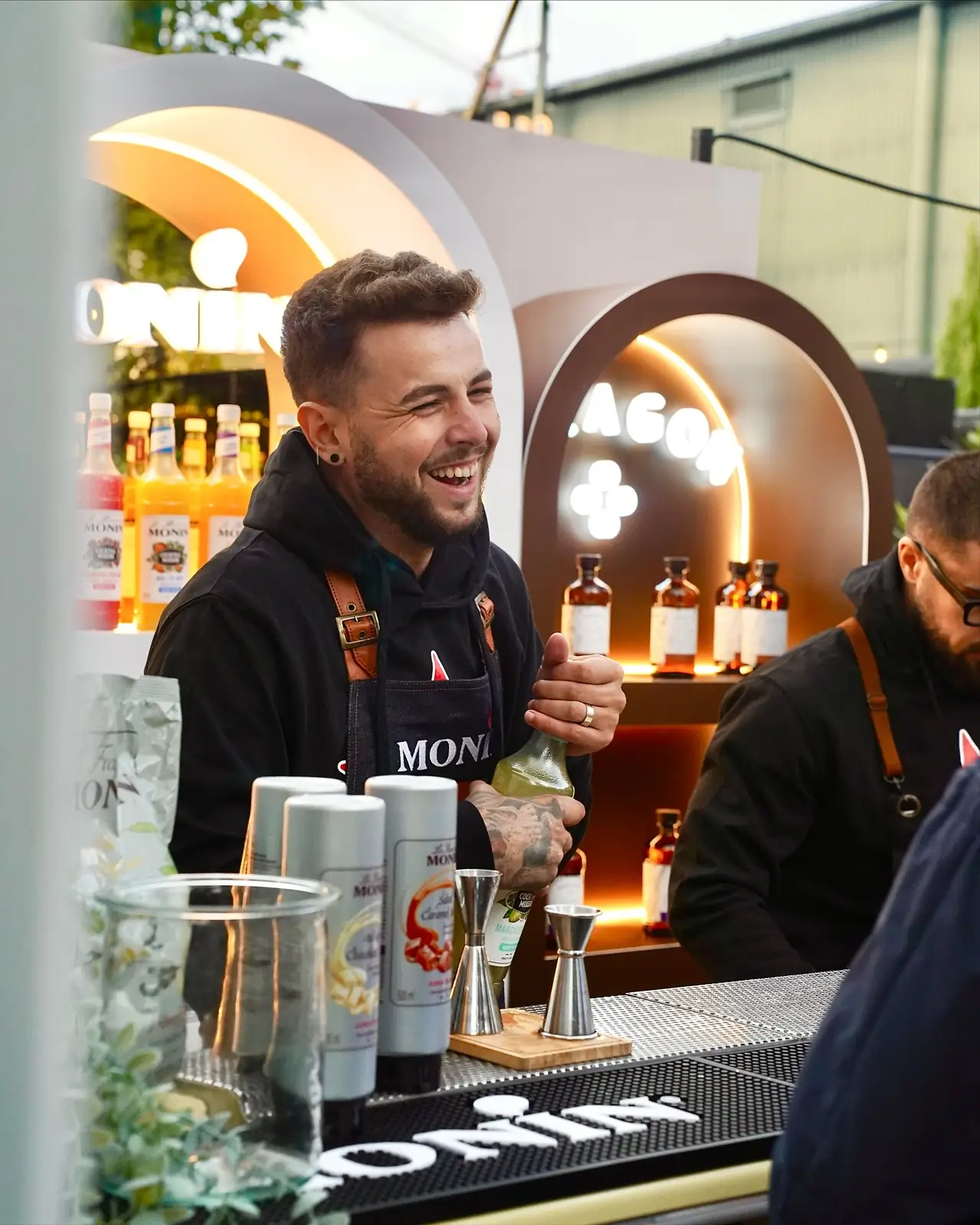 Moment de la un eveniment privat servit de Cofftails Events